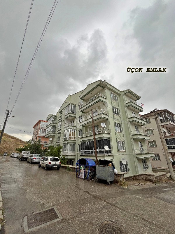 AFYON ÜÇOK EMLAKTAN İSTİKLAL MAH SATILIK ASANSÖRLÜ 3+1 DAİRE