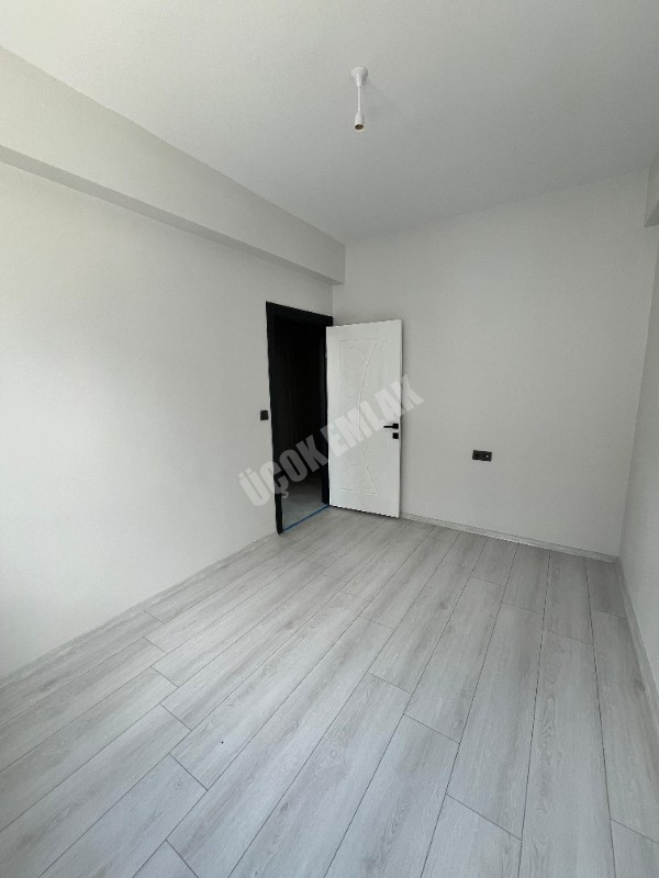 AFYON ÜÇOK EMLAKTAN MAREŞAL F ÇAKMAK MAH SATILIK SIFIR 3+1 DAİRE