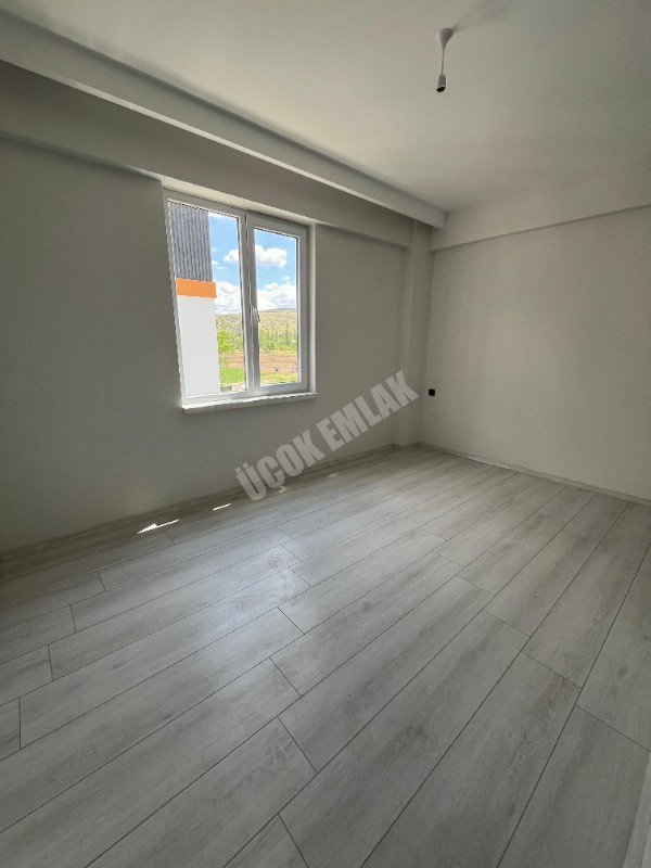 AFYON ÜÇOK EMLAKTAN MAREŞAL F ÇAKMAK MAH SATILIK SIFIR 3+1 DAİRE