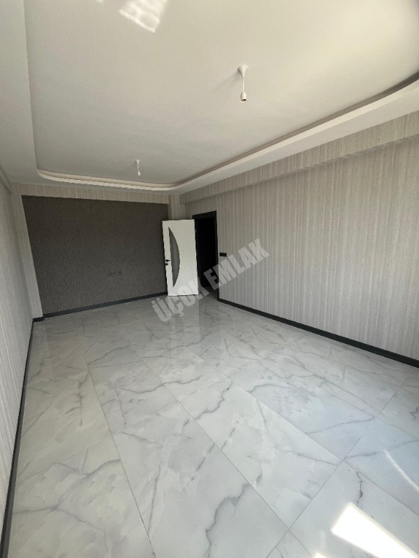 AFYON ÜÇOK EMLAKTAN MAREŞAL F ÇAKMAK MAH SATILIK SIFIR 3+1 DAİRE