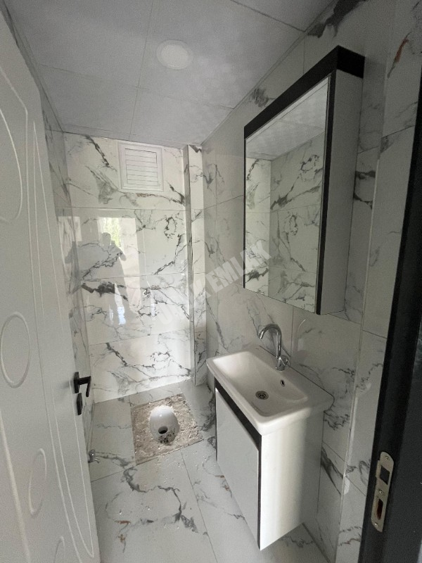 AFYON ÜÇOK EMLAKTAN MAREŞAL F ÇAKMAK MAH SATILIK SIFIR 3+1 DAİRE