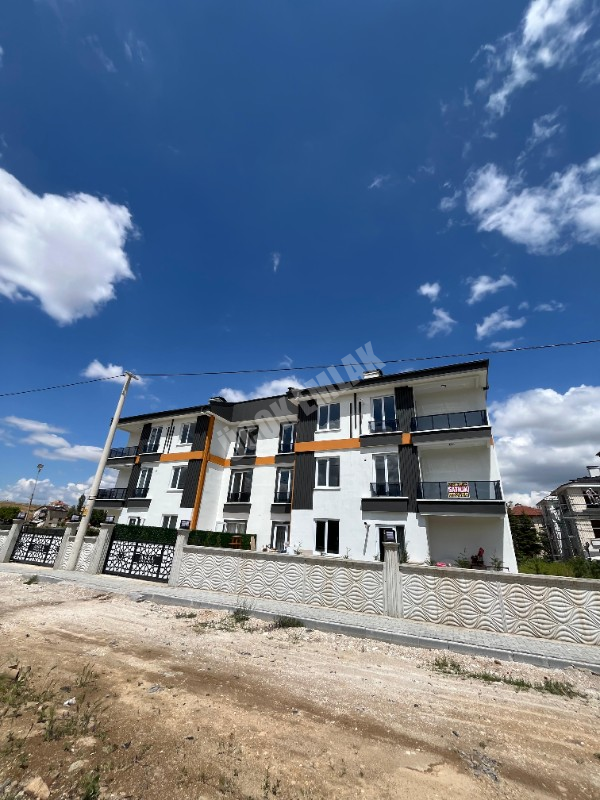 AFYON ÜÇOK EMLAKTAN MAREŞAL F ÇAKMAK MAH SATILIK SIFIR 3+1 DAİRE