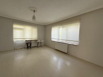 GÜVENAY – ÇORUM SİLİMKENT HASKENT CAMİİ YANI – 3+2 SATILIK VİLLA
