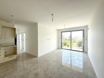 KKTC Girne Alsancak Bölgesinde Dağ ve Deniz Manzaralı Penthouse 