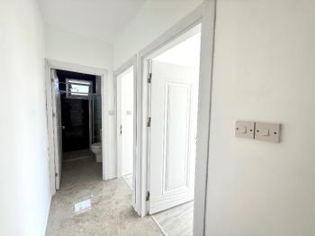 KKTC Girne Alsancak Bölgesinde Dağ ve Deniz Manzaralı Penthouse 