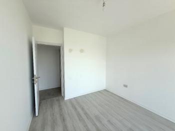 KKTC Girne Alsancak Bölgesinde Dağ ve Deniz Manzaralı Penthouse 
