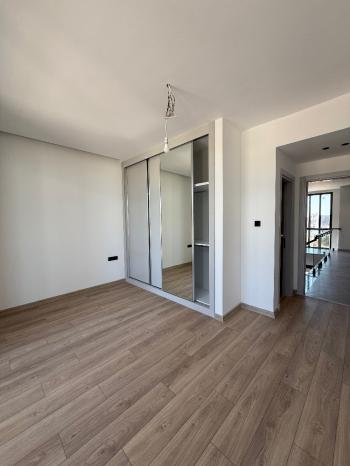 KKTC Girne Çatalköy Bölgesinde Satılık Türk Tapulu 4+1 Lüks Villa!