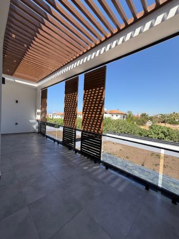 KKTC Girne Çatalköy Bölgesinde Satılık Türk Tapulu 4+1 Lüks Villa!