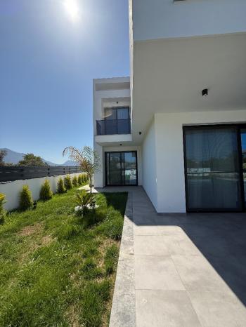 KKTC Girne Çatalköy Bölgesinde Satılık Türk Tapulu 4+1 Lüks Villa!
