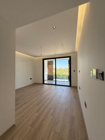 KKTC Girne Çatalköy Bölgesinde Satılık Türk Tapulu 4+1 Lüks Villa!