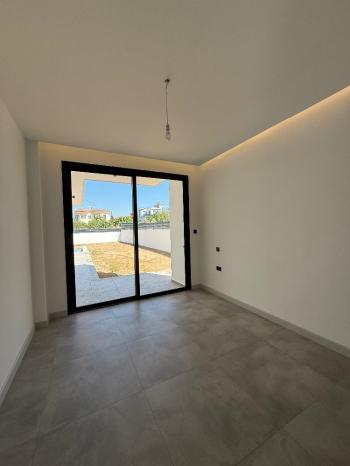 KKTC Girne Çatalköy Bölgesinde Satılık Türk Tapulu 4+1 Lüks Villa!