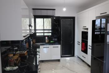 Kıbrıs Girne Doğanköy Bölgesinde Site İçerisinde Satılık Lüx 3+1 Müstakil Villa