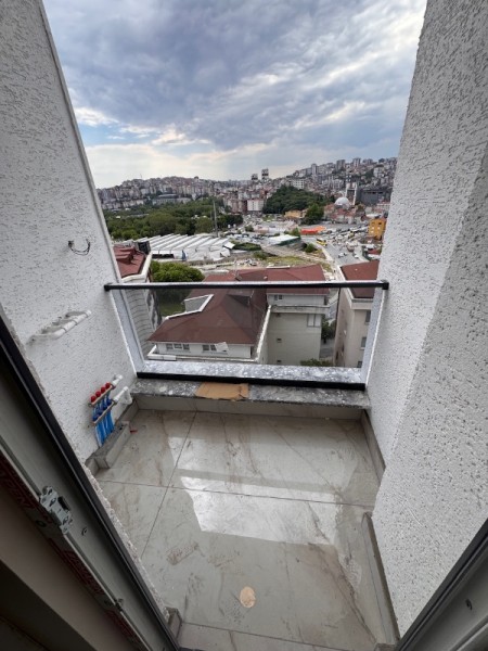 Alibeyköy Metroya Yakın 2+1 Balkonlu Manzaralı 7.Kat Sıfır Daire