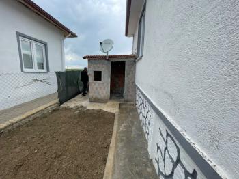 GÜVENAY - ÇORUM CEMİLBEY YOLU ÜZERİ GÜZEL VADİ DE LÜKS EVİ OLAN SATILIK BAHÇE