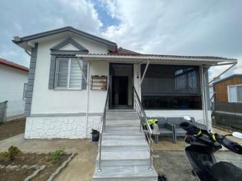 GÜVENAY - ÇORUM CEMİLBEY YOLU ÜZERİ GÜZEL VADİ DE LÜKS EVİ OLAN SATILIK BAHÇE