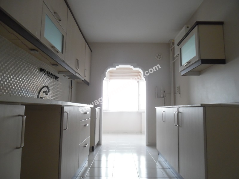 ÇORLU EMLAK KONUTLARI BİRİNCİ KISIMDA 3+1 KİRALIK DAİRE 