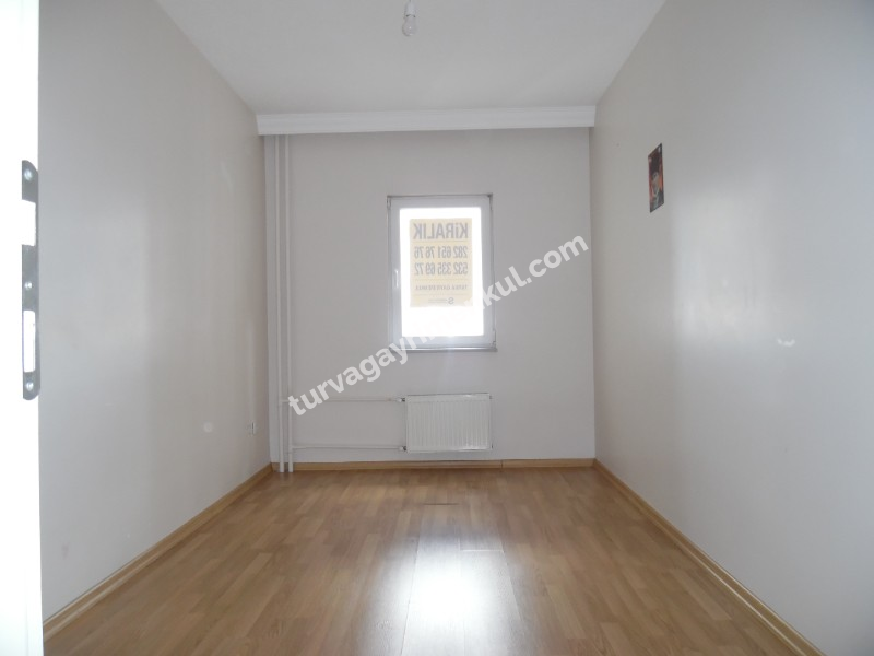 ÇORLU EMLAK KONUTLARI BİRİNCİ KISIMDA 3+1 KİRALIK DAİRE 