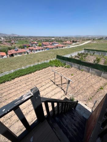 AFYON ÜÇOK EMLAKTAN SALARDA LÜKS SATILIK 2+1 BUNGALOV 