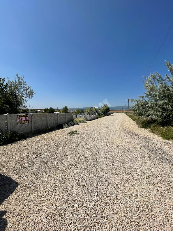 AFYON ÜÇOK EMLAKTAN GÜMÜŞKENTTE SATILIK 467M² İMARLI ARSA