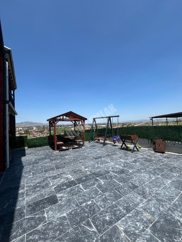 AFYON ÜÇOK EMLAKTAN SALARDA LÜKS SATILIK 2+1 BUNGALOV 