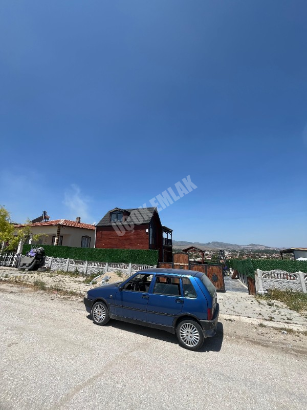 AFYON ÜÇOK EMLAKTAN SALARDA LÜKS SATILIK 2+1 BUNGALOV 