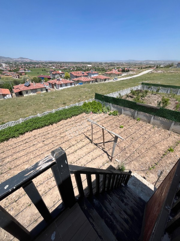 AFYON ÜÇOK EMLAKTAN SALARDA LÜKS SATILIK 2+1 BUNGALOV 