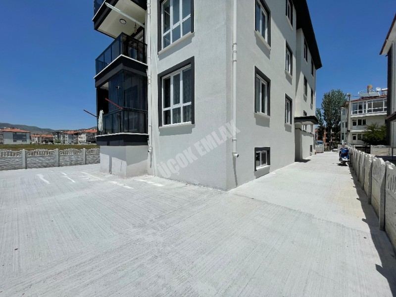 AFYON ÜÇOK EMLAKTAN MAREŞAL F ÇAKMAK MAH SATILIK 2+1 SIFIR LÜX DAİRE
