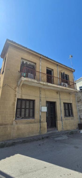 Lefkoşa Surlariçi Bölgesinde SATILIK 3+1 ESKİ ESER NİTELİKLİ 2 KATLI MÜSTAKİL EV