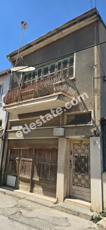 Lefkoşa Surlariçi Bölgesinde SATILIK 3+1 ESKİ ESER NİTELİKLİ 2 KATLI MÜSTAKİL EV
