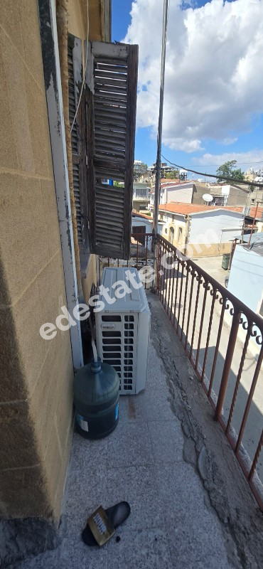 Lefkoşa Surlariçi Bölgesinde SATILIK 3+1 ESKİ ESER NİTELİKLİ 2 KATLI MÜSTAKİL EV