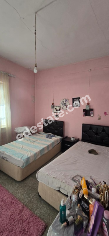 Lefkoşa Surlariçi Bölgesinde SATILIK 3+1 ESKİ ESER NİTELİKLİ 2 KATLI MÜSTAKİL EV