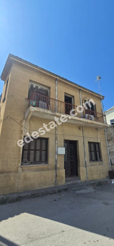 Lefkoşa Surlariçi Bölgesinde SATILIK 3+1 ESKİ ESER NİTELİKLİ 2 KATLI MÜSTAKİL EV