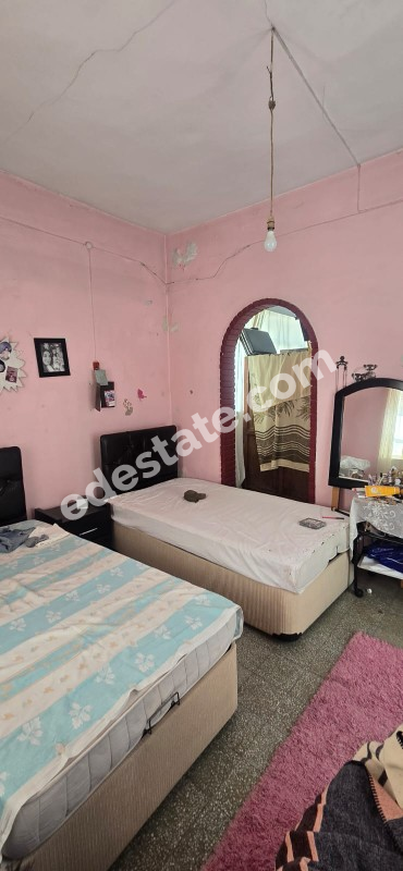 Lefkoşa Surlariçi Bölgesinde SATILIK 3+1 ESKİ ESER NİTELİKLİ 2 KATLI MÜSTAKİL EV