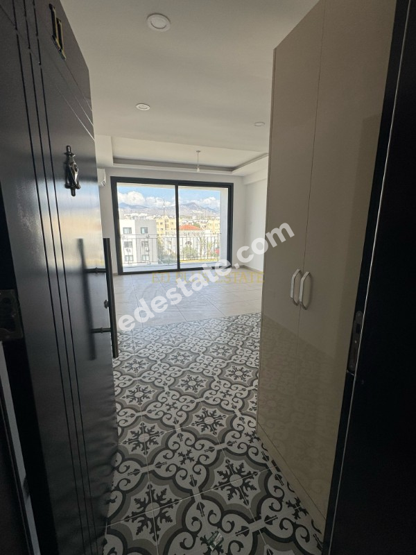 Lefkoşa Gönyeli Girişinde Yeni Full Beyaz Eşyalı Satılık 2+1 Yeni Daire