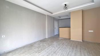 Elmas'tan Davultepe’de Geniş Metraj Denize Sıfır Havuzlu 1+1