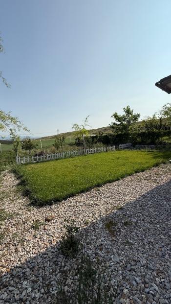 GÜVENAY – ÇORUM PAŞAKÖYÜ YOLU – 550 m² EVİ OLAN SATILIK BAHÇE