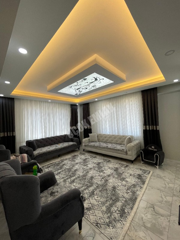 AFYON ÜÇOK EMLAKTAN FATİH MAH DA SATILIK LÜKS DAİRE
