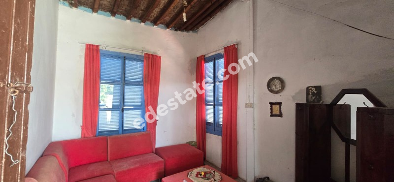 Lefkoşa Surlariçi Bölgesinde SATILIK 2+1 BUTİK HOTEL OLMAYA MÜSAİT MÜSTAKİL EV