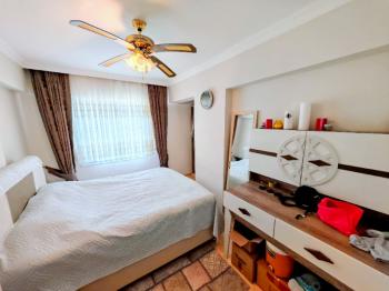 Didimde Satılık Daire - Merkezde 2+1 Güney Cephe Köşe Ev