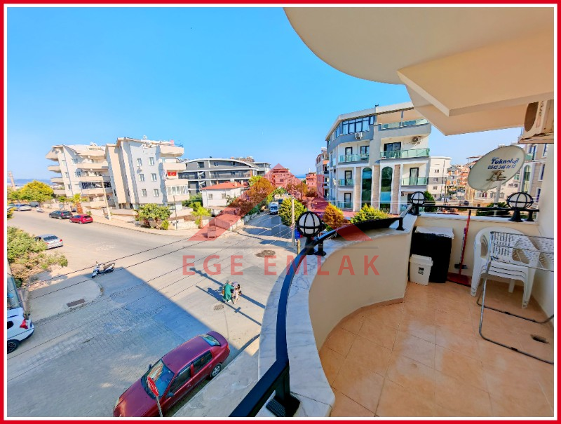 Didimde Satılık Daire - Merkezde 2+1 Güney Cephe Köşe Ev