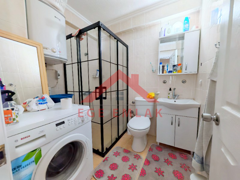 Didimde Satılık Daire - Merkezde 2+1 Güney Cephe Köşe Ev