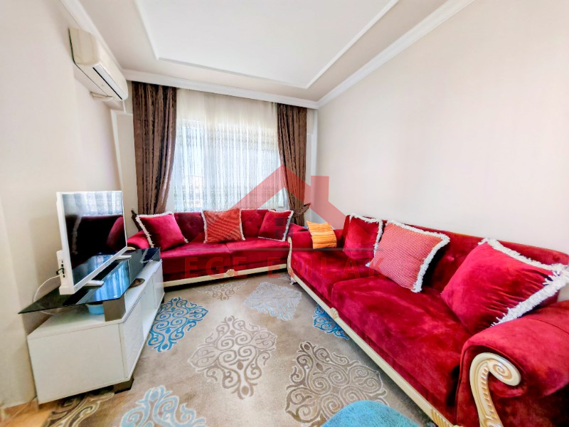 Didimde Satılık Daire - Merkezde 2+1 Güney Cephe Köşe Ev