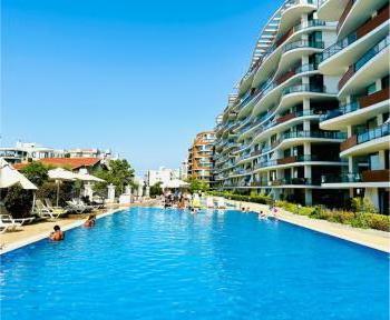 Girne Merkez Akacan Elegance Sitesi Full Deniz ve Havuz Manzaralı Kiralık 3+1 Lüks Daire
