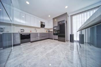 GİRNE BELLAPAİS'TE TÜRK MALI 5+2 ÖZEL YÜZME HAVUZLU TRİPLEX SATILIK LÜX VİLLA 