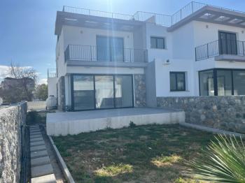 KKTC Girne Karaoğlanoğlu'nda Muhteşem Konumda Site İçerisinde Satılık 2+1 İkiz Villa