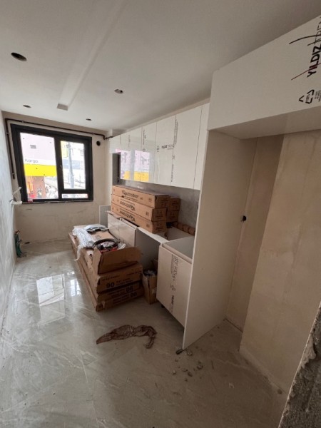 Alibeyköy Çarşı İçinde Sıfır 2+1 Daire –Yüksek Giriş, Ebeveyn Banyolu