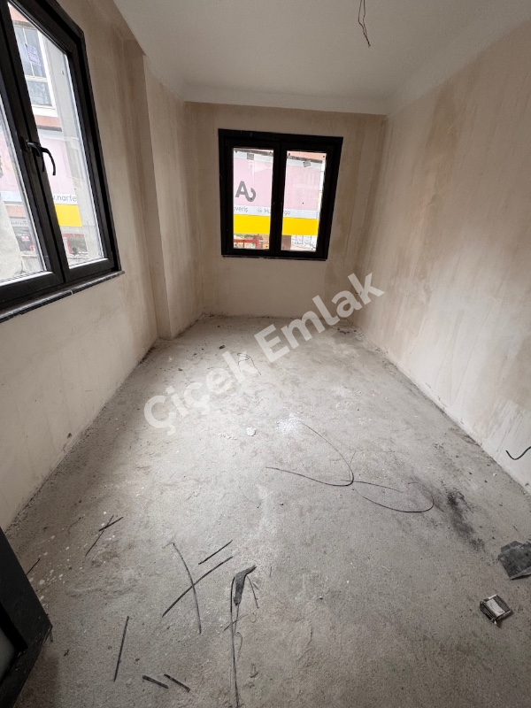 Alibeyköy Çarşı İçinde Sıfır 2+1 Daire –Yüksek Giriş, Ebeveyn Banyolu