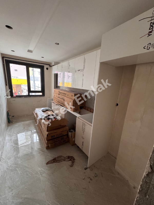 Alibeyköy Çarşı İçinde Sıfır 2+1 Daire –Yüksek Giriş, Ebeveyn Banyolu