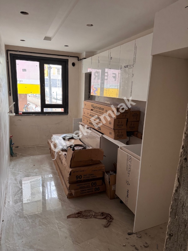 Alibeyköy Çarşı İçinde Sıfır 2+1 Daire –Yüksek Giriş, Ebeveyn Banyolu