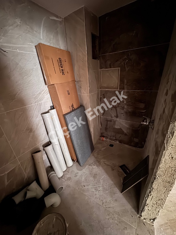 Alibeyköy Çarşı İçinde Sıfır 2+1 Daire –Yüksek Giriş, Ebeveyn Banyolu